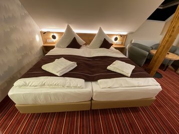 Doppelbett im Rhön Feeling Hotel